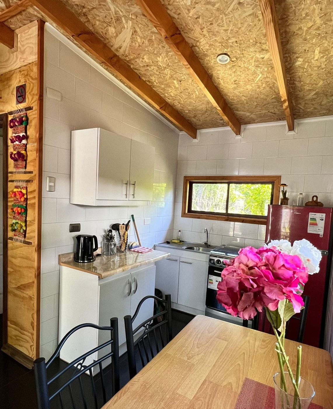 Cocina y comedor de la cabaña para 4 personas